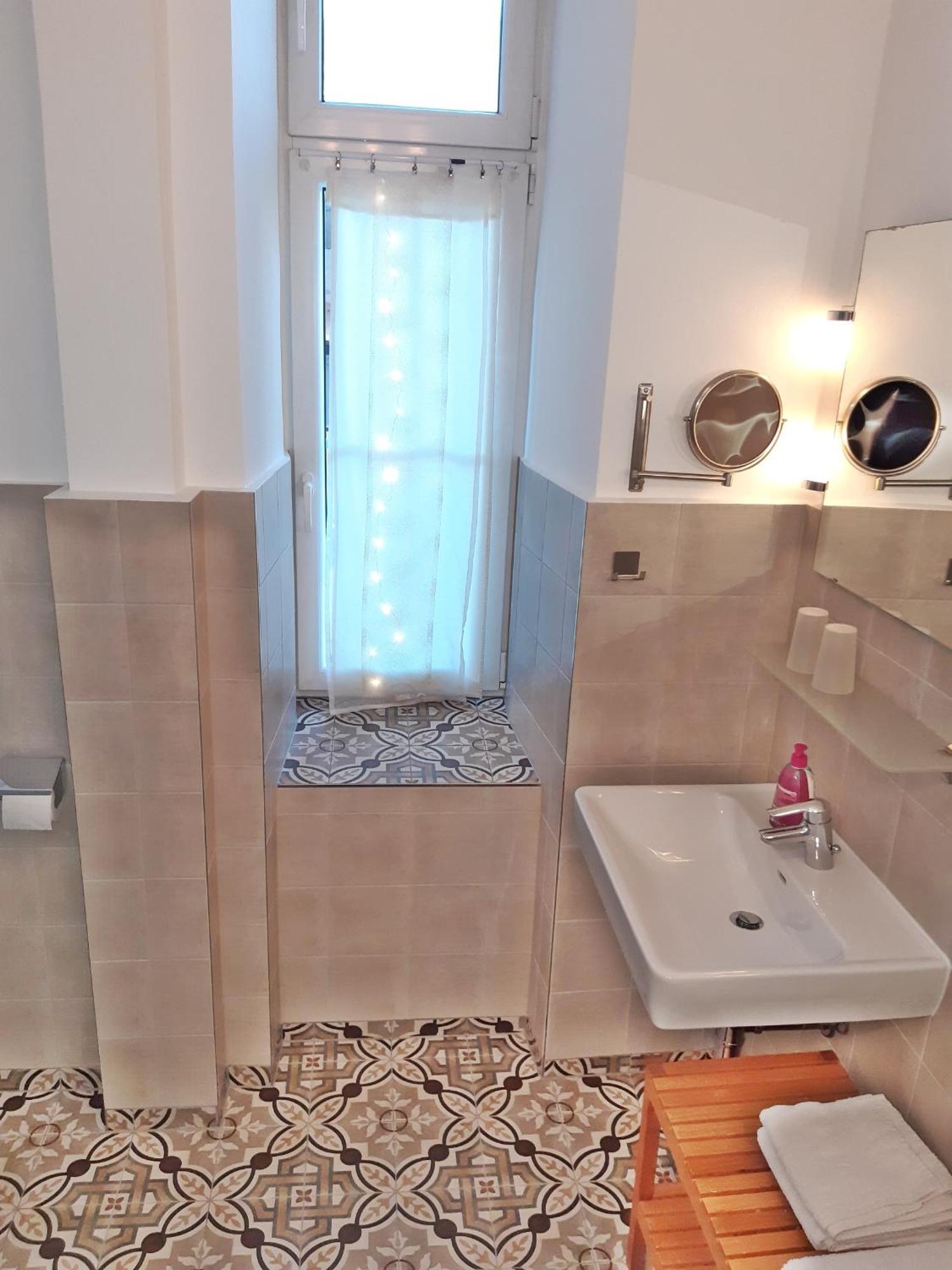 Kristall Doppelzimmer Direkt Im Zentrum, Balkon Bad Ischl Bagian luar foto